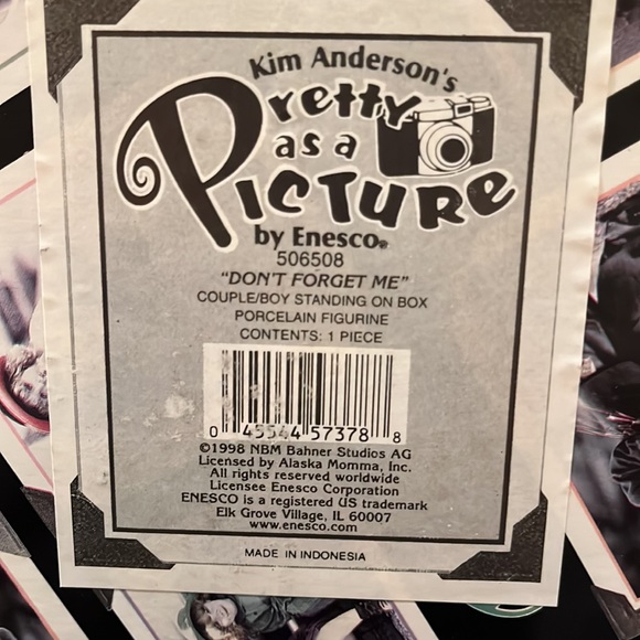 Kim Anderson’s Pretty as a Picture figurine. Porcelain figurine NIB - Picture 3 of 10